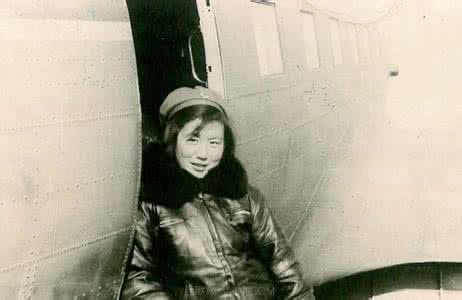 现世女将军 中国传奇飞行女将军刘晓连创奇迹1500字