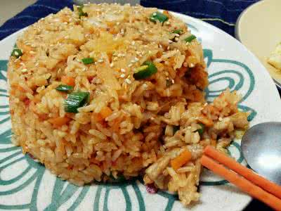 鸡蛋泡菜炒饭的做法 泡菜炒饭的做法