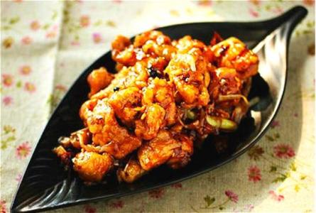 美国中餐馆招牌菜“左宗棠鸡”做法详介 发明人是中国湘菜大厨彭长贵 此菜与左宗棠无关