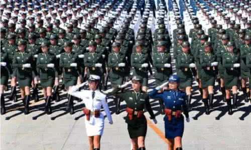 历届国庆大阅兵 历届大阅兵经典瞬间!!