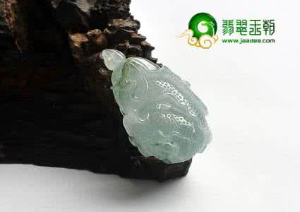 缅甸冰种飘花翡翠 缅甸翡翠冰种白菜介绍 翡翠白菜相关知识全介绍
