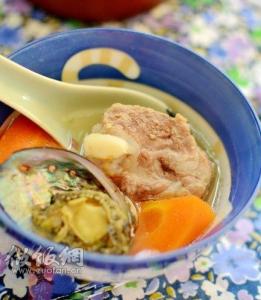 滋阴润燥 【技术分享】滋阴润燥的“鲍鱼煲排骨”（附自制鲍鱼浓汤配方制作）
