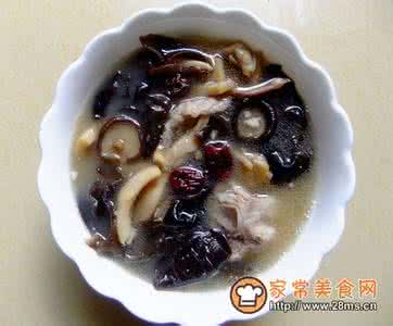 墨鱼骨头汤 骨头肉炖墨鱼山珍汤