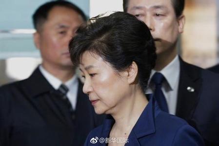 韩国总统朴槿惠亲信门 总统朴槿惠亲信崔顺实 韩国总统朴槿惠和崔顺实是恋人关系吗?崔顺实是谁?有什么背景?