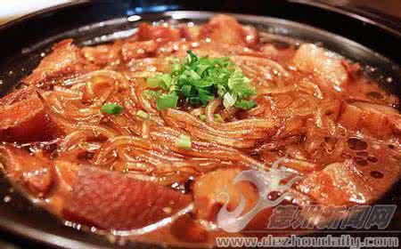猪肉炖粉条的家常做法 【家常菜谱】寒冷中杂烩菜猪肉炖粉条