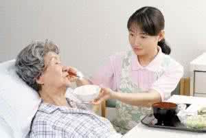 如何护理卧床老人 如何护理卧床老人 卧床老人冬天要如何护理