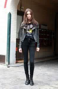 铅笔裤配什么鞋 铅笔裤配什么鞋好看？