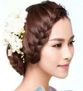 12款韩式瘦脸编发 12款韩式瘦脸编发 三角形脸怎么编发?