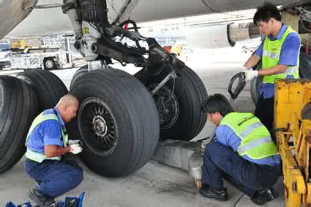 飞机维修师月薪多少 飞机维修