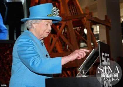 英国女王超长待机 英国女王90岁啦!超时尚IT Grandma存在即是传奇