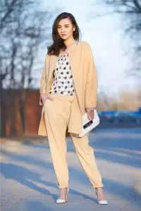 中国斗蟋品位鉴赏 原来她才是中国最有品位的女演员