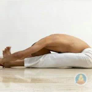 老年人健身房健身动作 老人床上5个简单健身动作