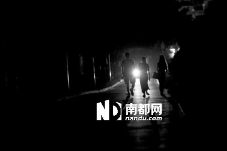 白日苍苍 黑夜茫茫 夜的黑——黑夜胜于白日