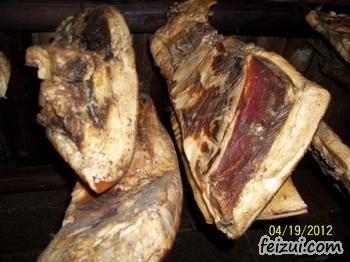 烟熏腊肉怎么做好吃 自己家刚做的烟熏腊肉,朋友吃后争着要配方,配方其实一看就懂