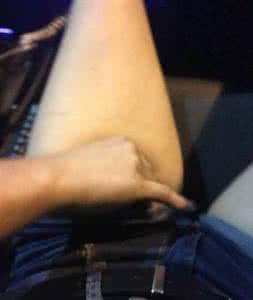 司机车钥匙竟是刀 司机车钥匙竟是刀 武松竟是“富一代” 一身衣服竟超500元人民币