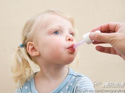 怎么用注射器给猫喂药 巧用注射器喂药----妈妈喂药不再费劲