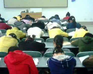 学生上课打瞌睡怎么办 16万学生上课，竟无人瞌睡