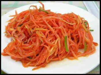 凉拌胡萝卜丝要焯水吗 凉拌胡萝卜丝的做法