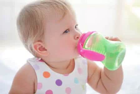 羊水少孩子出生健康不 孩子要喝什么水才健康
