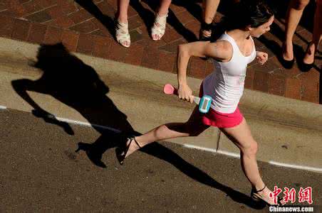 小故事大道理 小故事大道理: 高跟鞋接力赛