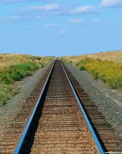 人生就像一列火车 人生就像一列火车 人生就像是没有回程的火车