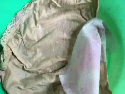 彩色衣服染色怎么处理 衣服被染色了咋办