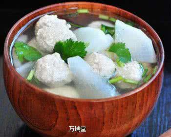 丸子汤怎么做好吃 丸子汤怎么做好吃 用这方法做很鲜美