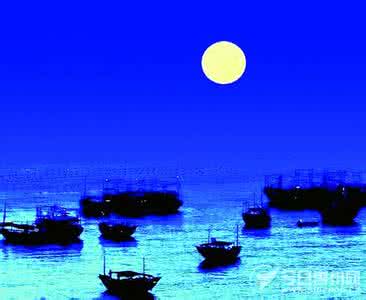 秋湖月夜 仲秋的月夜(湖心小诗)