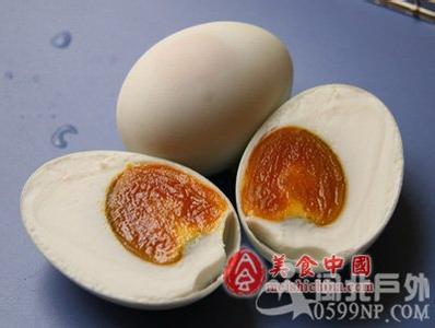 腌咸鸡蛋出油简单方法 简单方法做出不咸而多油的腌鹌鹑蛋