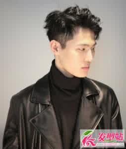 蓬松卷发 男生卷发发型图片 男生卷发发型图片 男生蓬松卷发短发发型绅士风度凸显