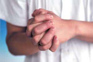 如何预防心脏疾病 预防心脏手指操陈振兴 做手指操，保护心脏疾病