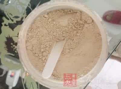 本草纲目三七粉的功效 三七粉泡水喝的功效 中药本草 三七粉的功效 用这物泡水喝或能消百病