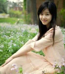 欧阳娜娜长腿吸睛 欧阳娜娜长腿吸睛 吸睛秘籍|秋冬就要穿一抹靓丽的红色！