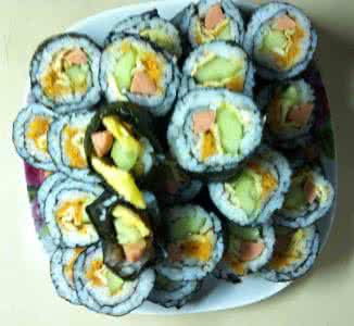 紫菜包饭的做法 紫菜包饭做法详解,在家就可以自己做了