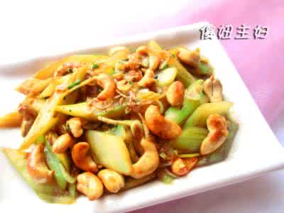 西芹腰果虾仁 3分钟快手菜 腰果西芹--一道让你停不了口的菜