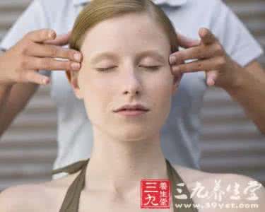 偏头痛导致恶心呕吐 偏头痛的原因 5大因素导致偏头痛