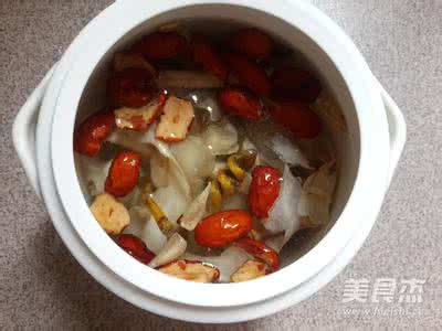 沙参玉竹猪骨汤 沙参玉竹苹果猪骨汤的做法