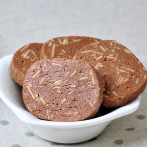 巧克力杏仁饼干 巧克力杏仁饼干的做法,甜品点心