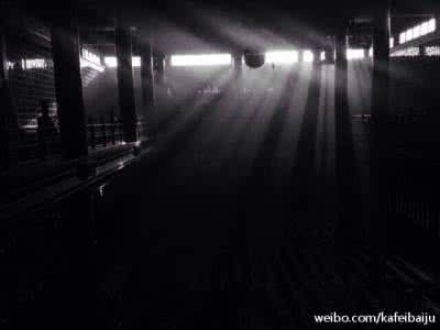 凝视深渊 凝视深渊 如果你长时间凝视深渊,深渊也在凝视着你_凝视深渊