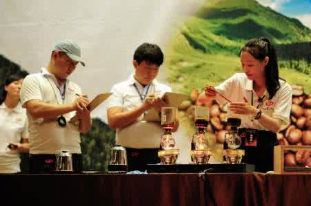 虹吸壶煮咖啡视频 咖啡制作DIY（二）风靡世界的虹吸壶法