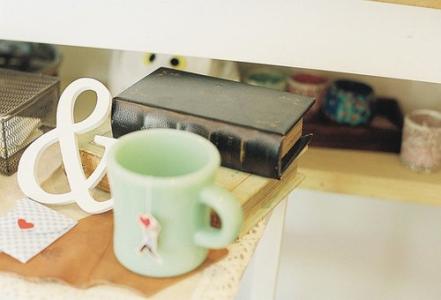 一本书一杯茶图片 一个人,一本书,一杯茶,一帘梦