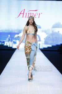 形容女性气质的词语 气质女性受人爱慕与尊敬！