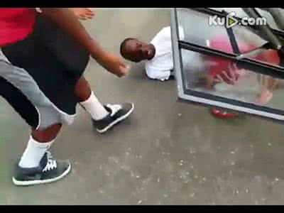 一出悲剧正上演 开奶的悲剧天天上演 1