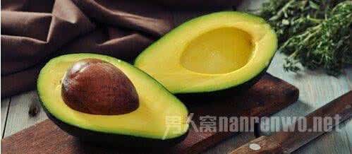 小丑鱼吃什么食物 小丑鱼食物 10种食物是“年龄加速器” 让你越吃越丑