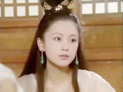 贾静雯林心如长得像 贾静雯林心如同母异父 林心如贾静雯这么穿,竟然比实际年龄小那么多!