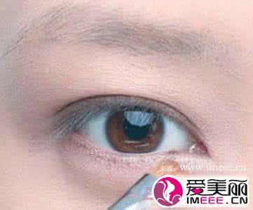 化妆技巧 改善泡泡眼的化妆技巧 手机信号万能改善使用技巧