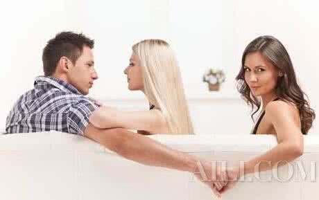 婚外情的男人的心理 男人沉迷“婚外情”的奇葩心理
