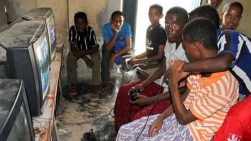 飞机在索马里坠毁 迷恋电子游戏 索马里童子军数量大幅下降 豪