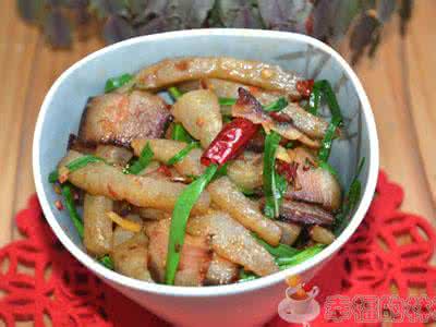 韭菜炒腊肉 韭香腊肉炒魔芋