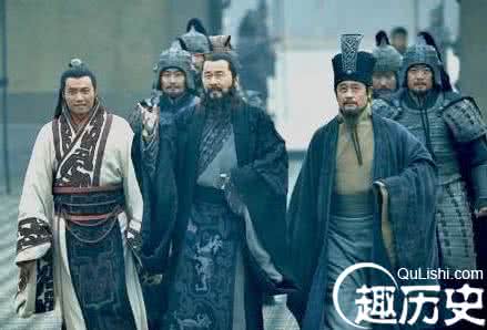 官渡之战 许攸 许攸为什么要投奔曹操 许攸为何在官渡之战最紧要时投奔了曹操?